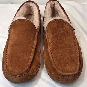 UGGS Men's Suede and Shearling Fur Lined Shoes.